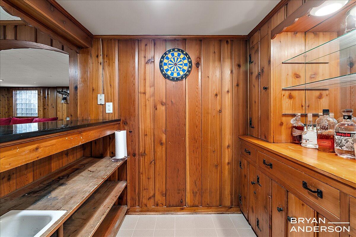 904 Plymouth Avenue, Grand Rapids, MI, 49506-6524