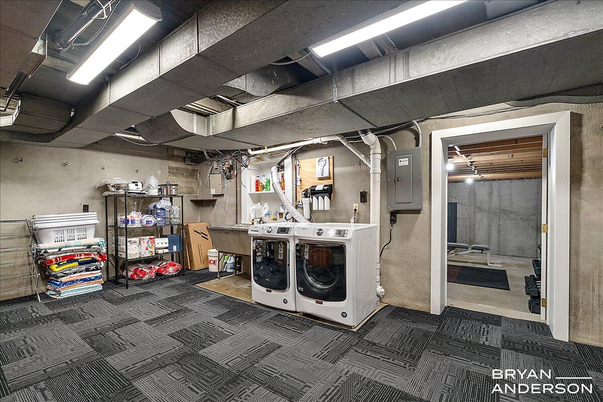 904 Plymouth Avenue, Grand Rapids, MI, 49506-6524