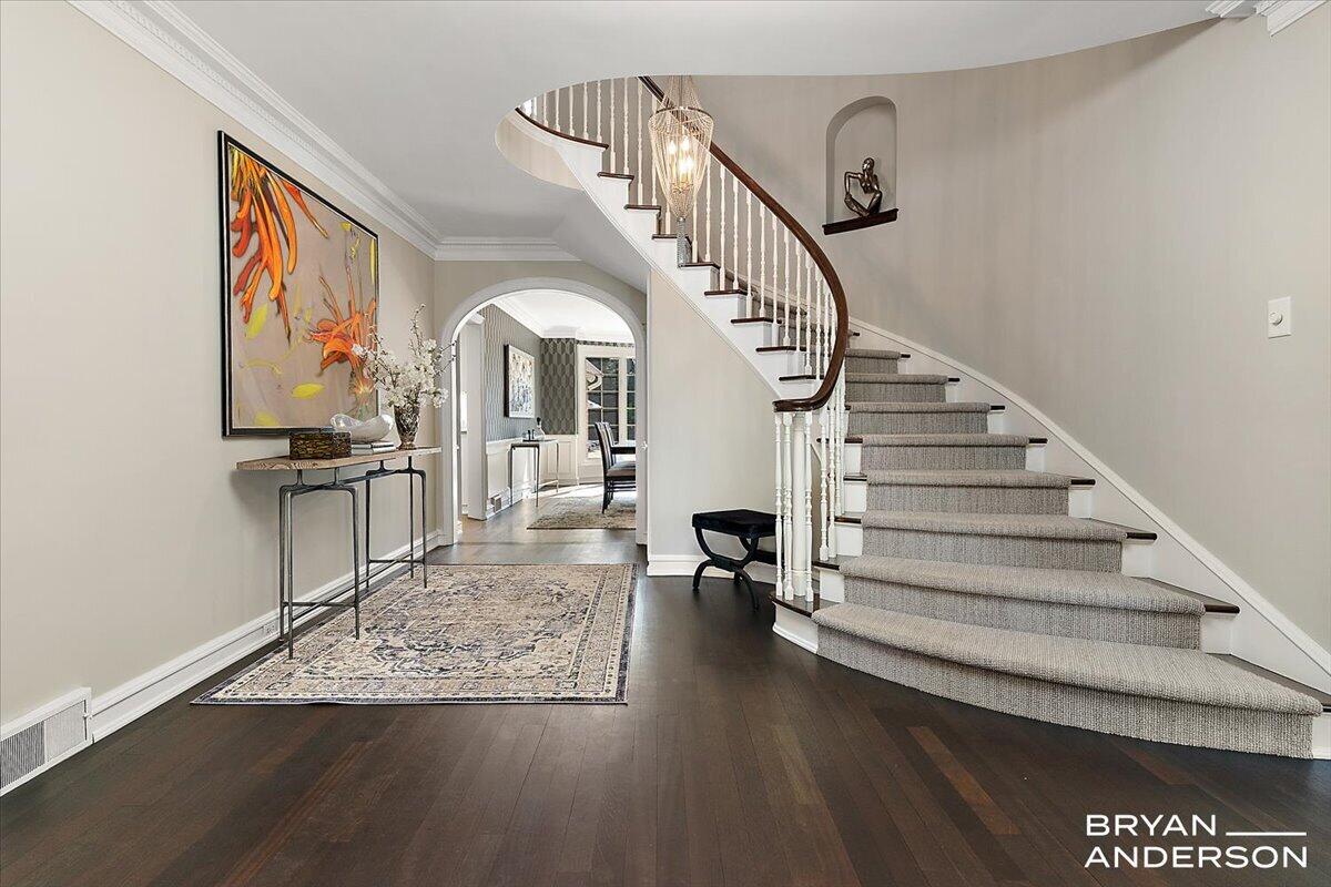 904 Plymouth Avenue, Grand Rapids, MI, 49506-6524