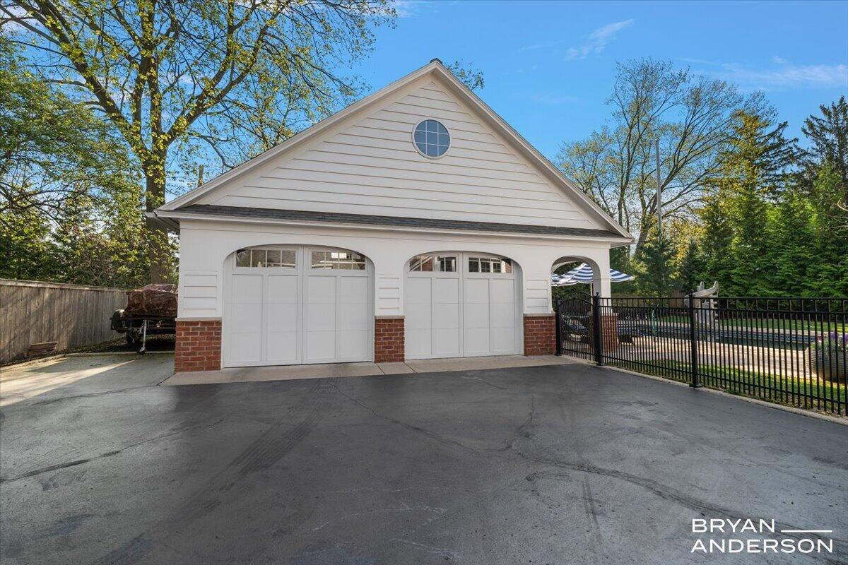 904 Plymouth Avenue, Grand Rapids, MI, 49506-6524