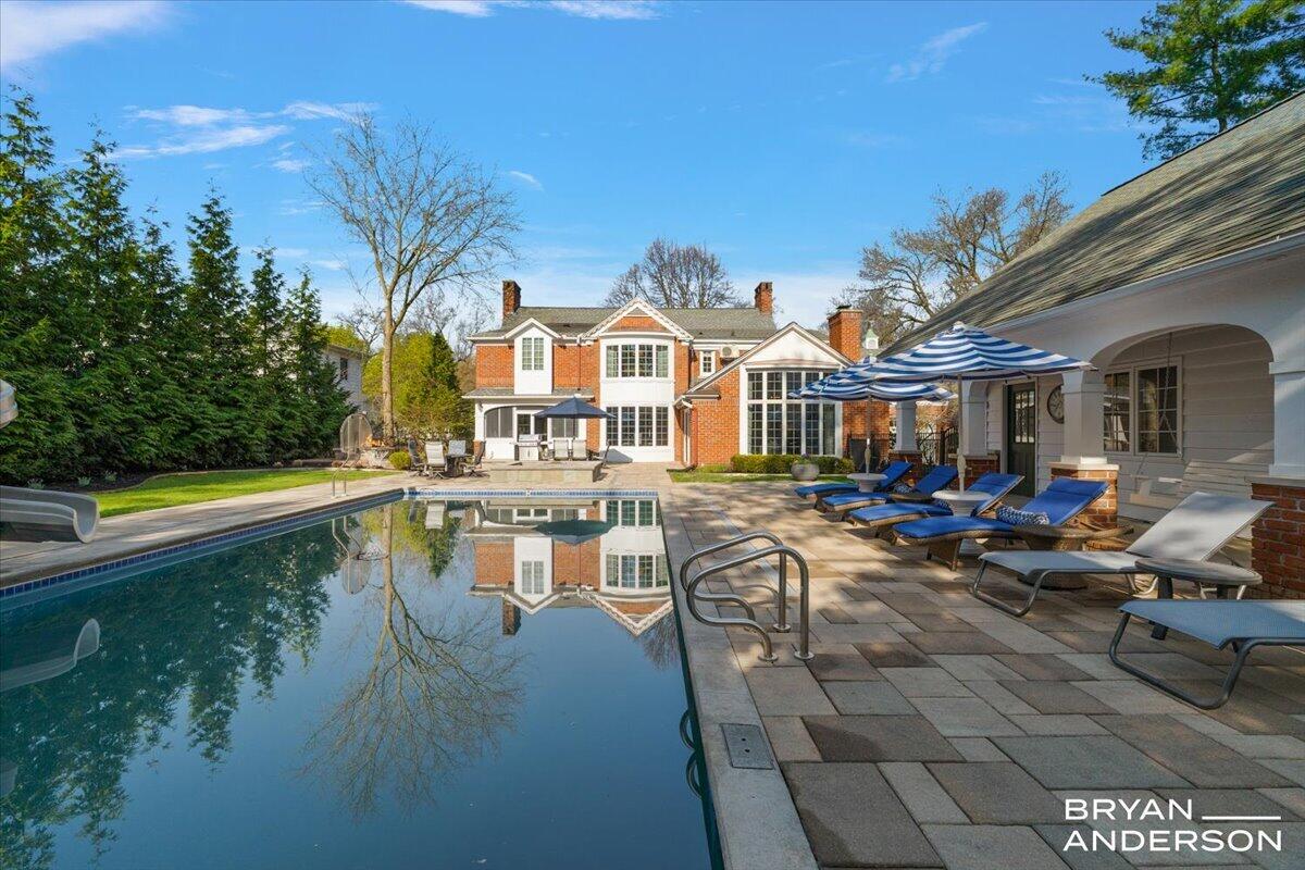 904 Plymouth Avenue, Grand Rapids, MI, 49506-6524