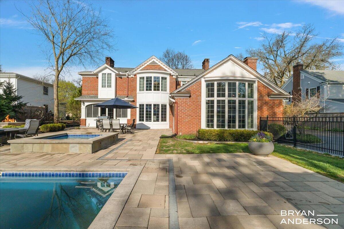 904 Plymouth Avenue, Grand Rapids, MI, 49506-6524