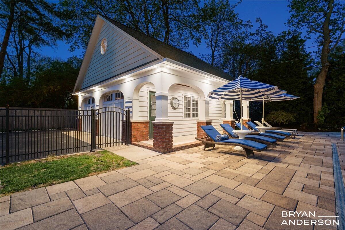 904 Plymouth Avenue, Grand Rapids, MI, 49506-6524