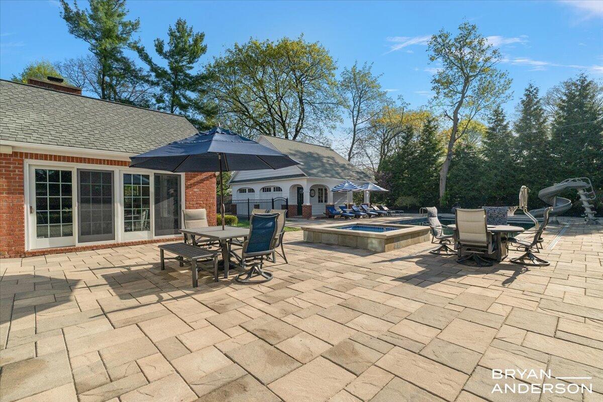 904 Plymouth Avenue, Grand Rapids, MI, 49506-6524