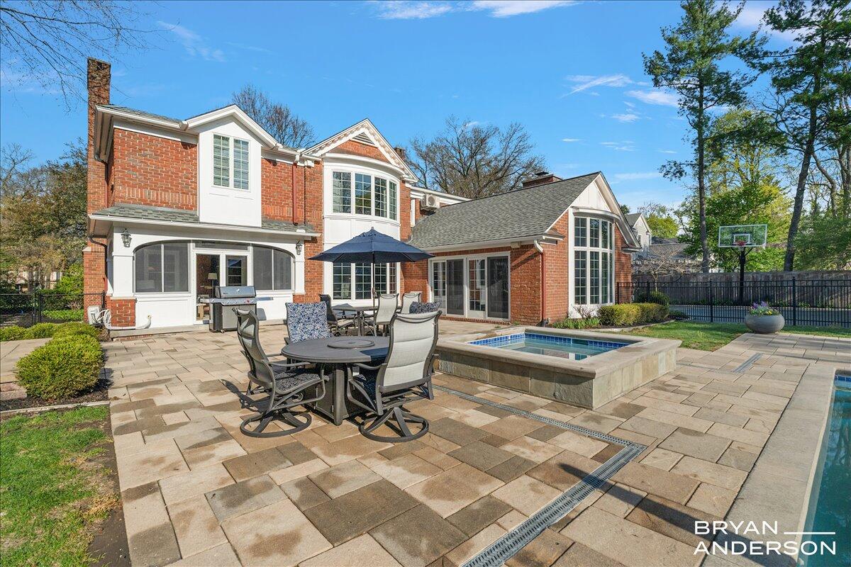 904 Plymouth Avenue, Grand Rapids, MI, 49506-6524