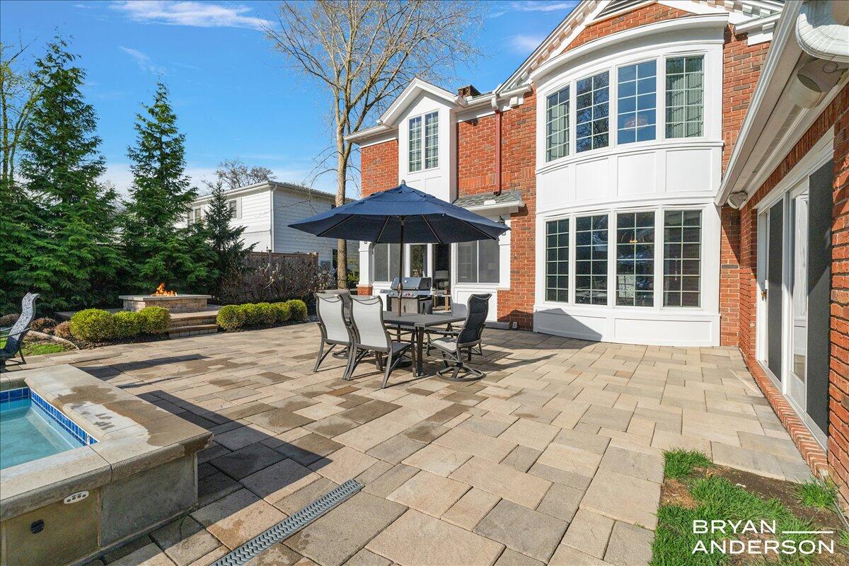 904 Plymouth Avenue, Grand Rapids, MI, 49506-6524