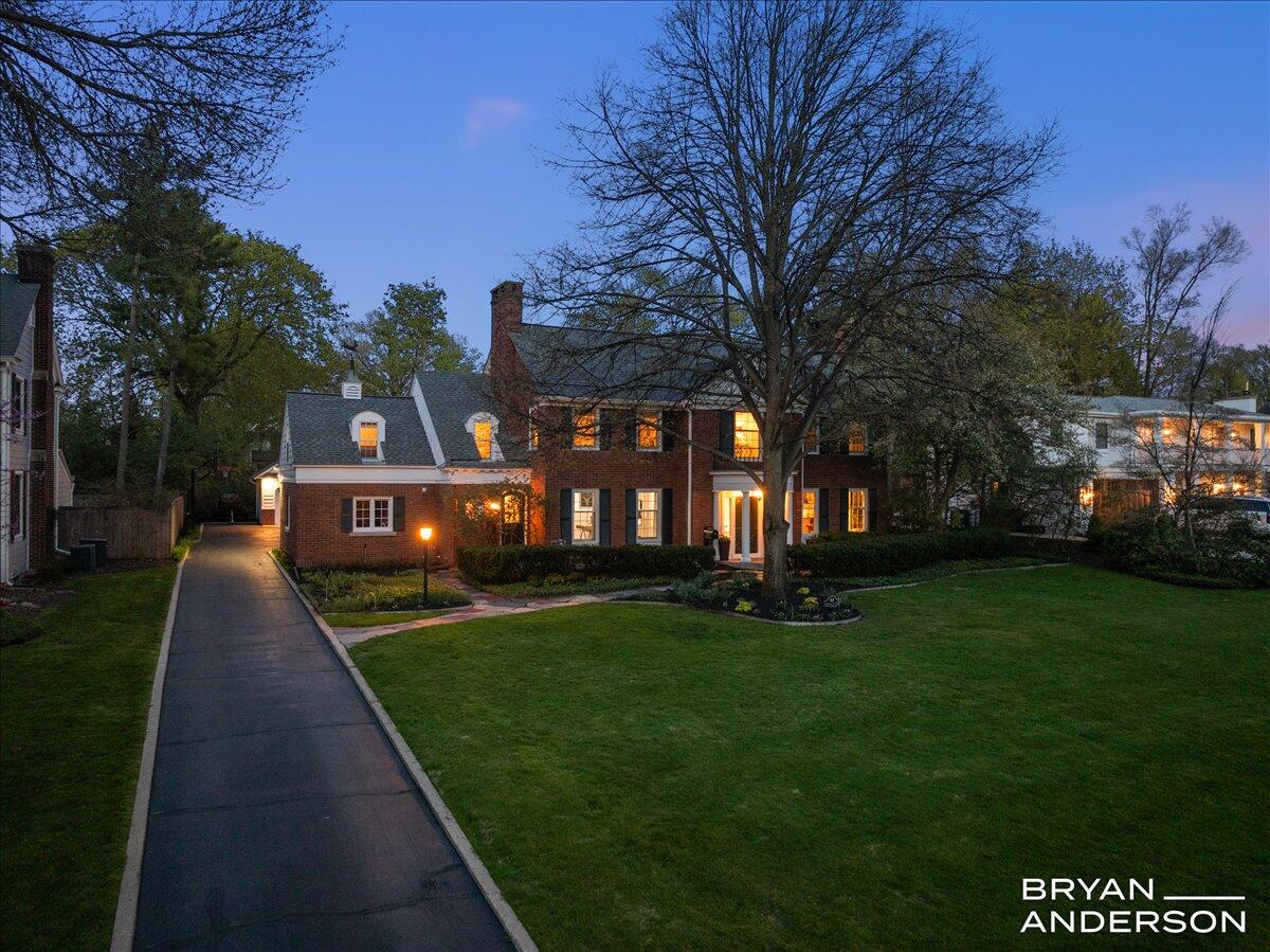 904 Plymouth Avenue, Grand Rapids, MI, 49506-6524