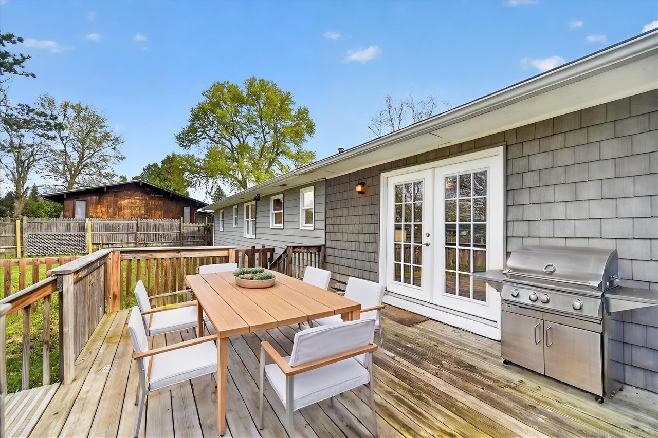 210 Chanticleer Trail, Lansing, MI, 48917-3007