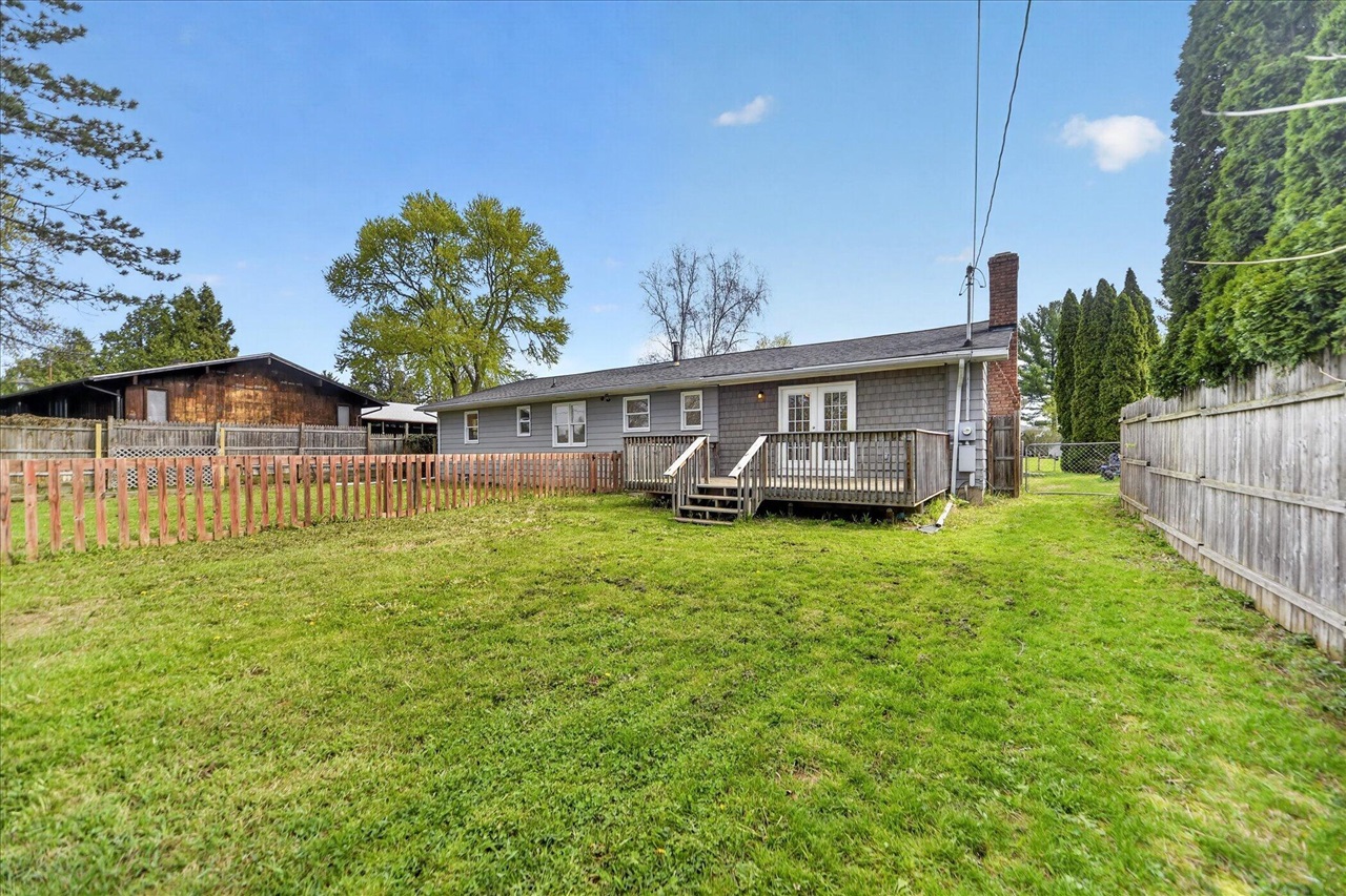 210 Chanticleer Trail, Lansing, MI, 48917-3007