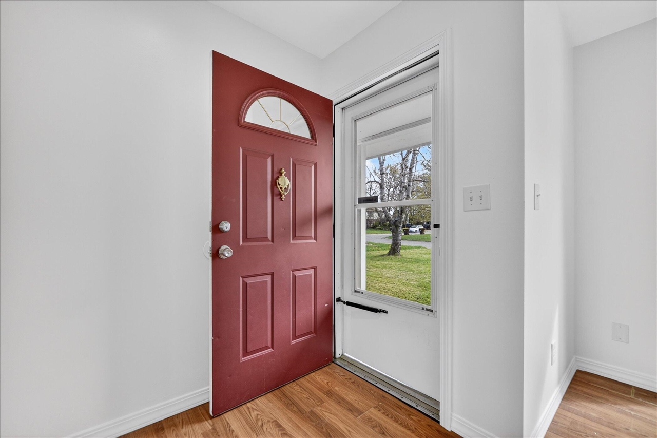 210 Chanticleer Trail, Lansing, MI, 48917-3007
