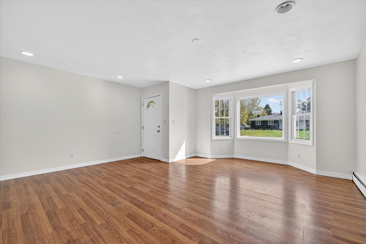 210 Chanticleer Trail, Lansing, MI, 48917-3007