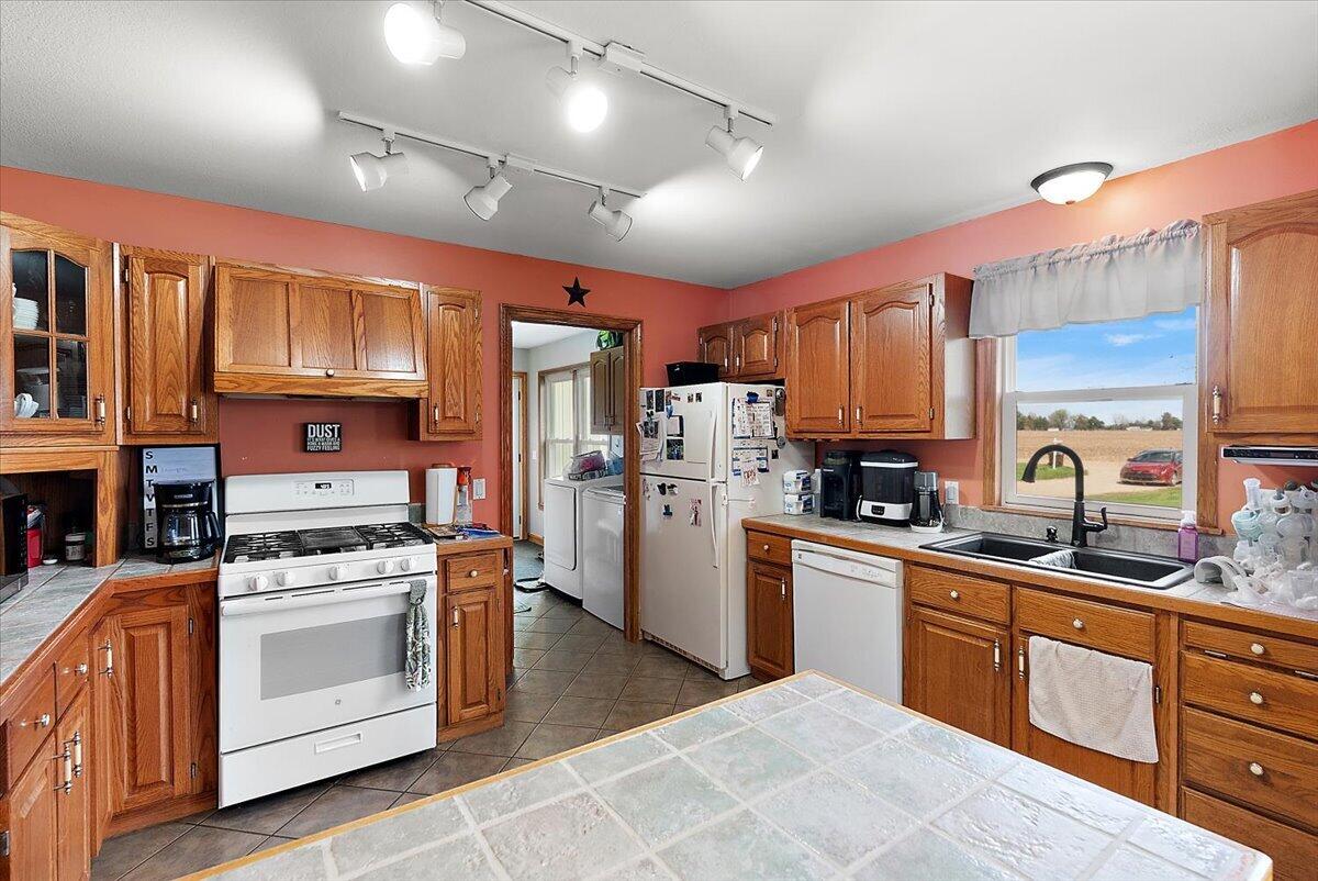 5186 Harwood Road, Ionia, MI, 48846-9423