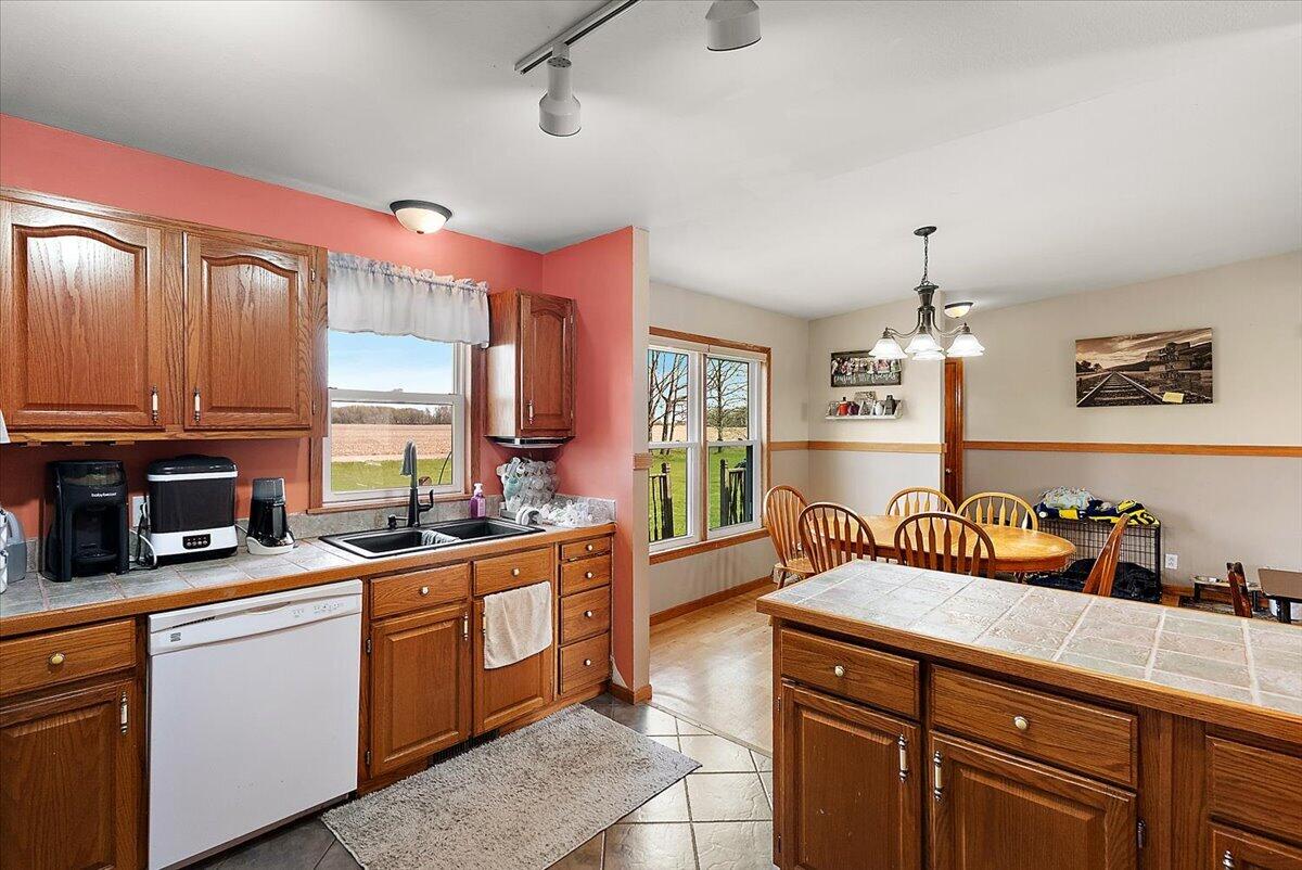 5186 Harwood Road, Ionia, MI, 48846-9423