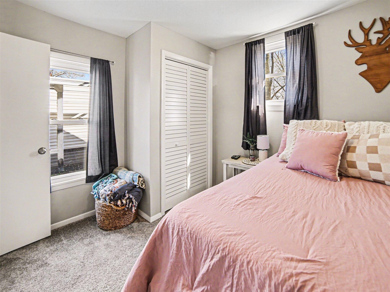 924 S Wolf Lake Road, Muskegon, MI, 49442-3044