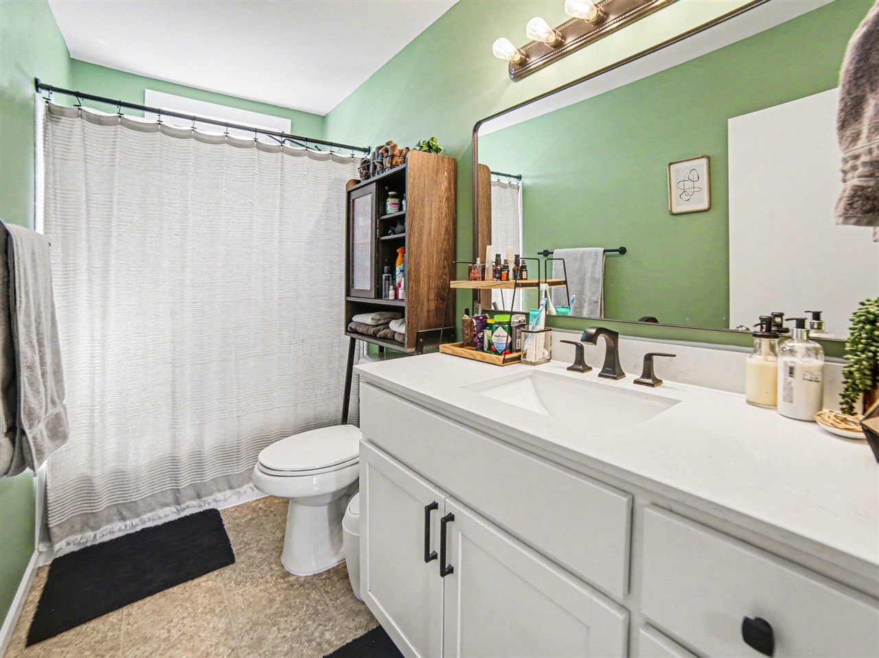 924 S Wolf Lake Road, Muskegon, MI, 49442-3044