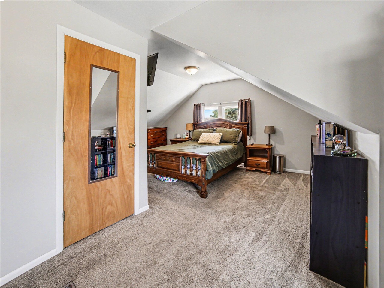 924 S Wolf Lake Road, Muskegon, MI, 49442-3044