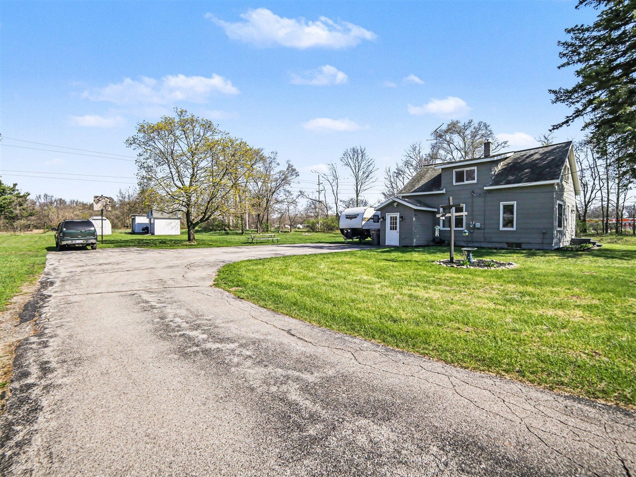 924 S Wolf Lake Road, Muskegon, MI, 49442-3044