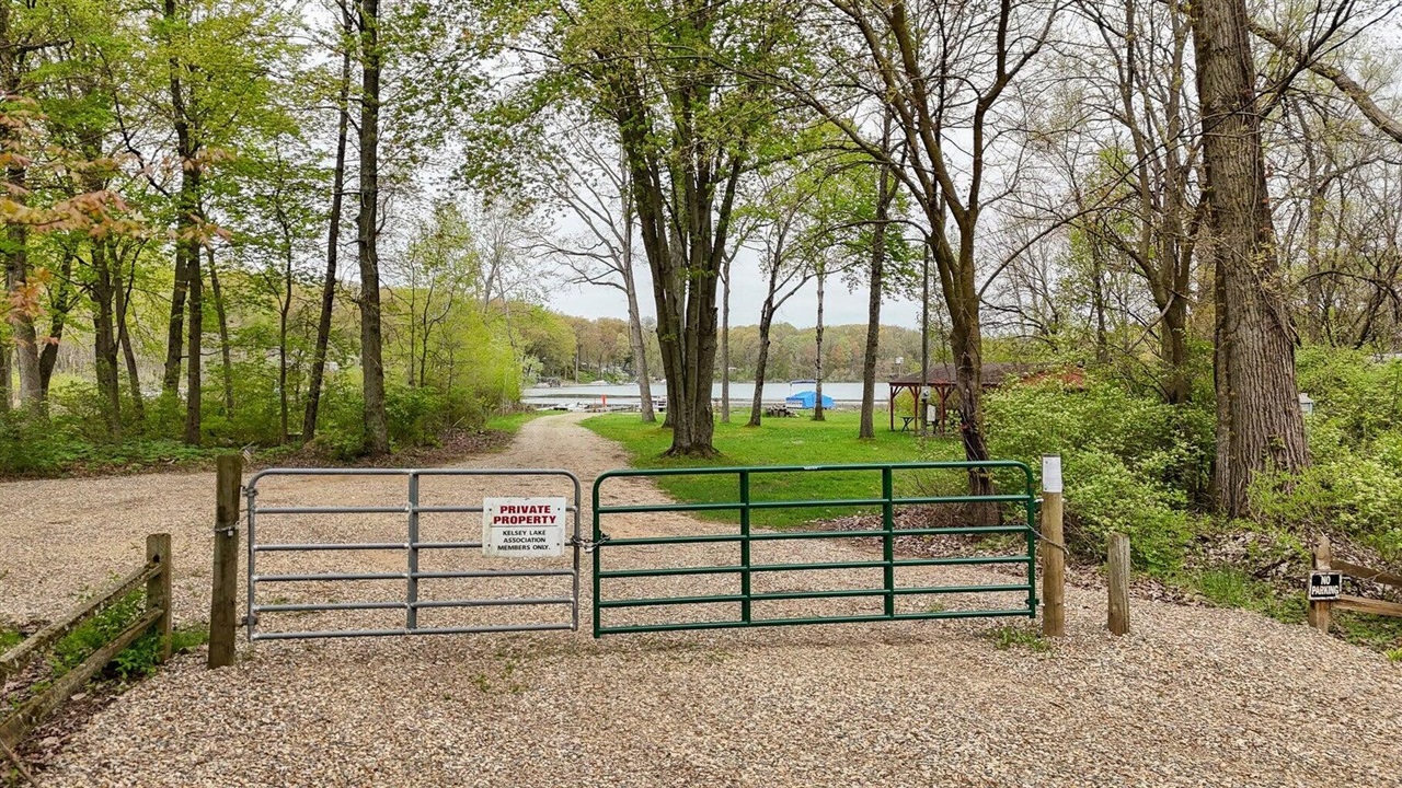 56896 Sunnyside Avenue, Cassopolis, MI, 49031-9740
