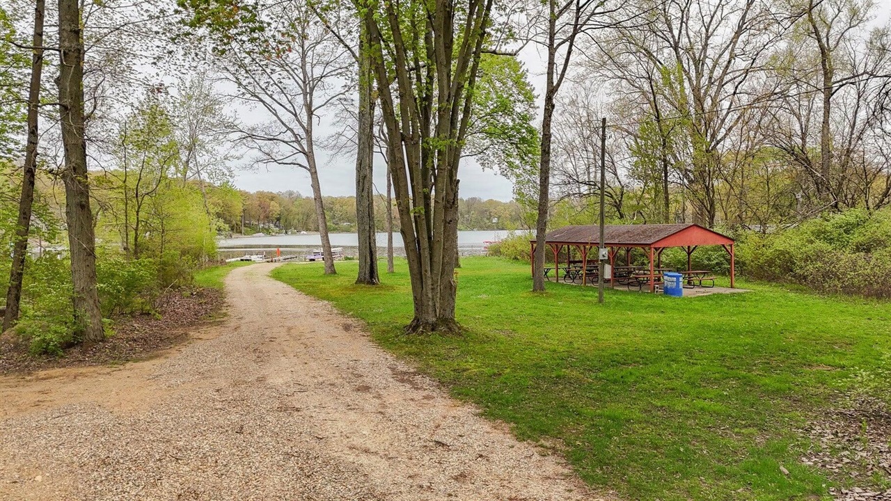 56896 Sunnyside Avenue, Cassopolis, MI, 49031-9740