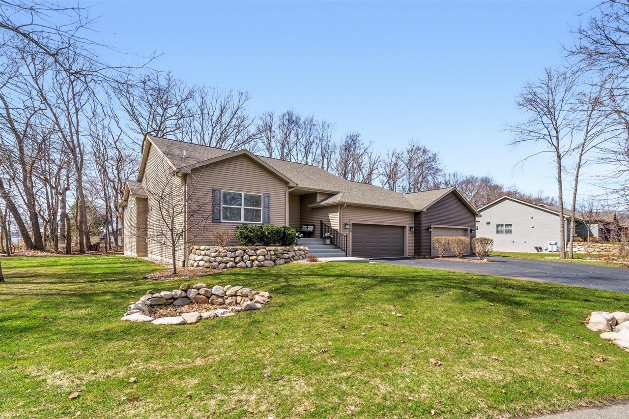 9470 Sassafras Trail, Portage, MI, 49002-7400