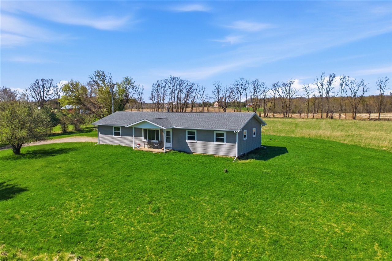 2nd image of 11580 Bell Oak Rd, Webberville, MI 48892 | MLS# 70527593