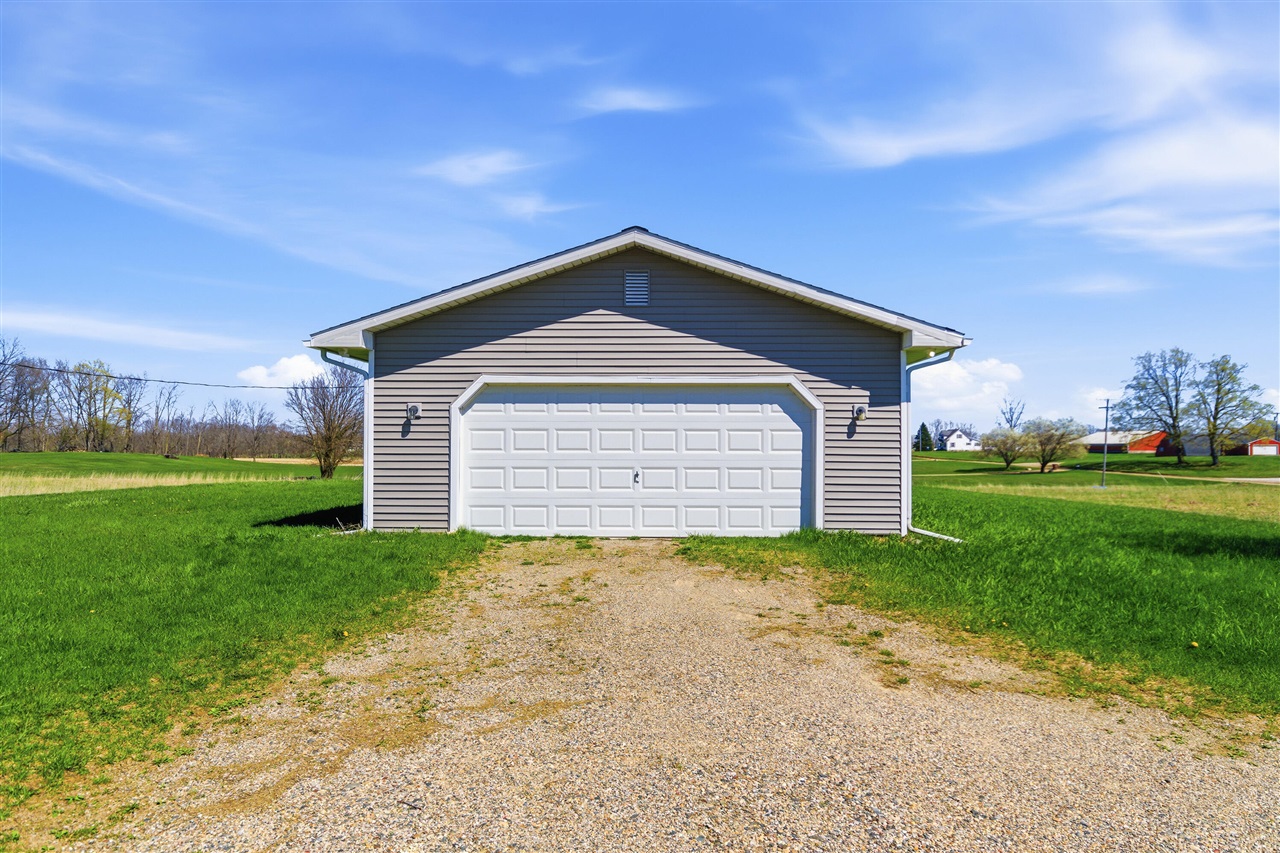 5th image of 11580 Bell Oak Rd, Webberville, MI 48892 | MLS# 70527593