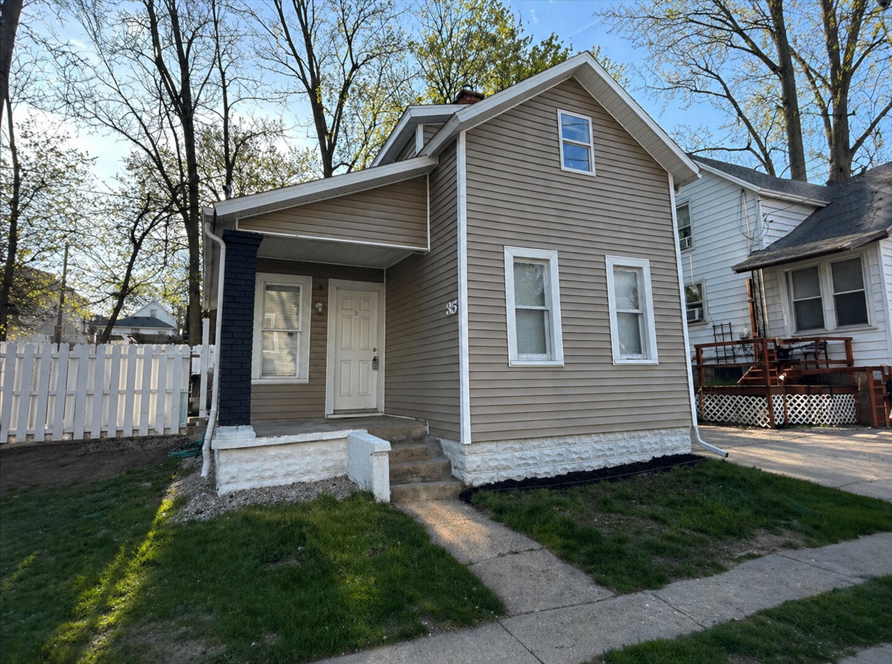 35 Inlet Place, Grand Rapids, MI, 49503-3613