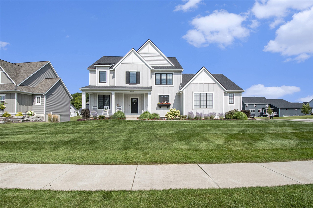 8224 Boardwalk Drive, Byron Center, MI, 49315-9568