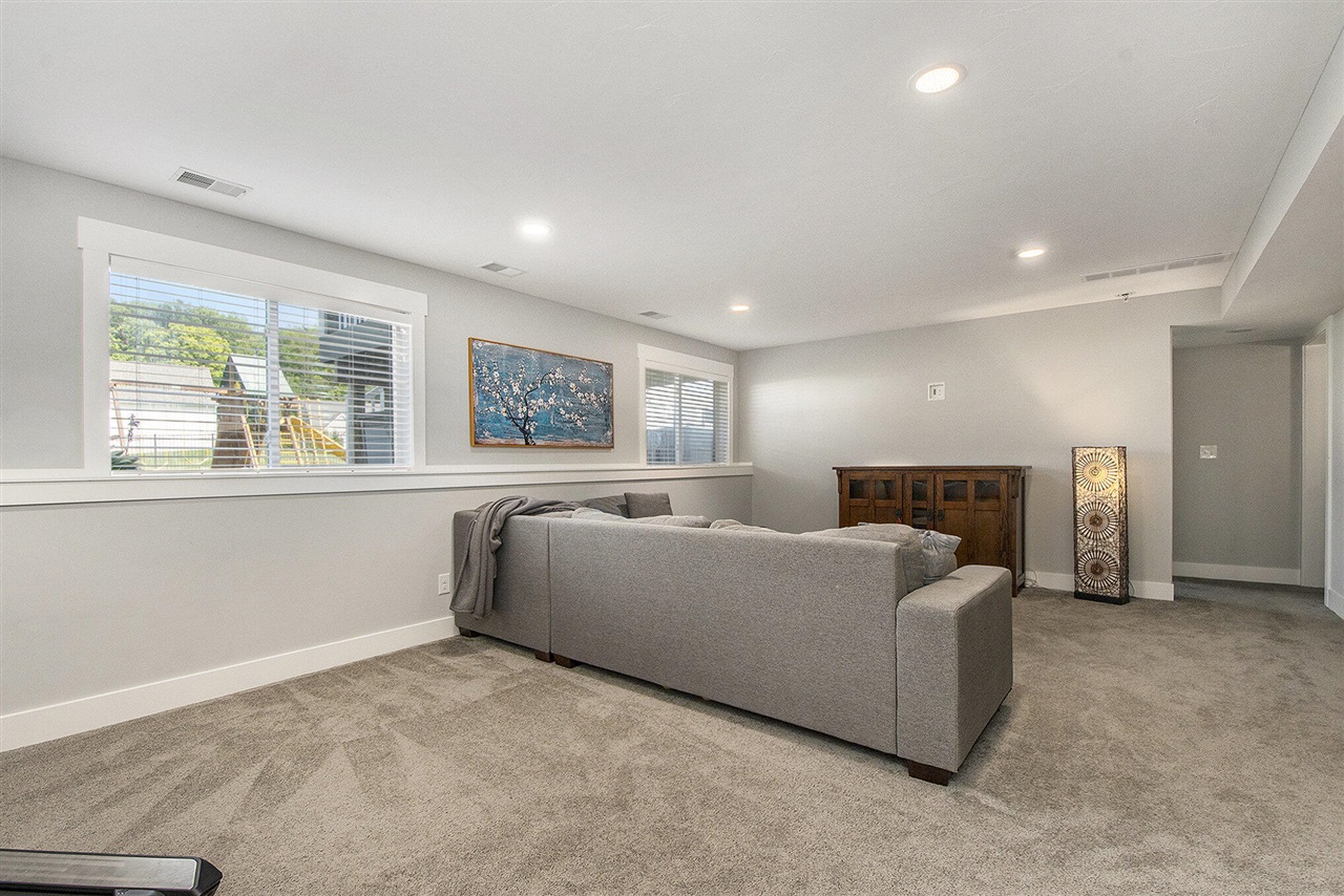 8224 Boardwalk Drive, Byron Center, MI, 49315-9568