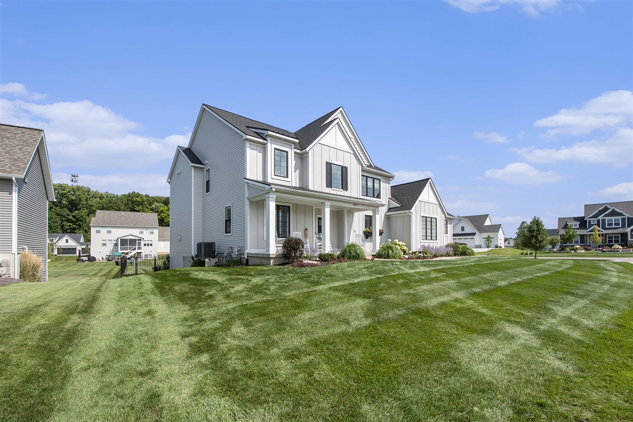 8224 Boardwalk Drive, Byron Center, MI, 49315-9568