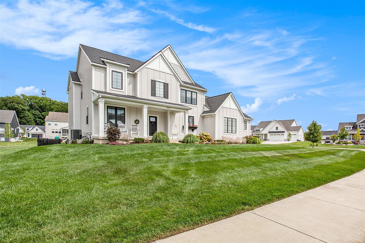 8224 Boardwalk Drive, Byron Center, MI, 49315-9568