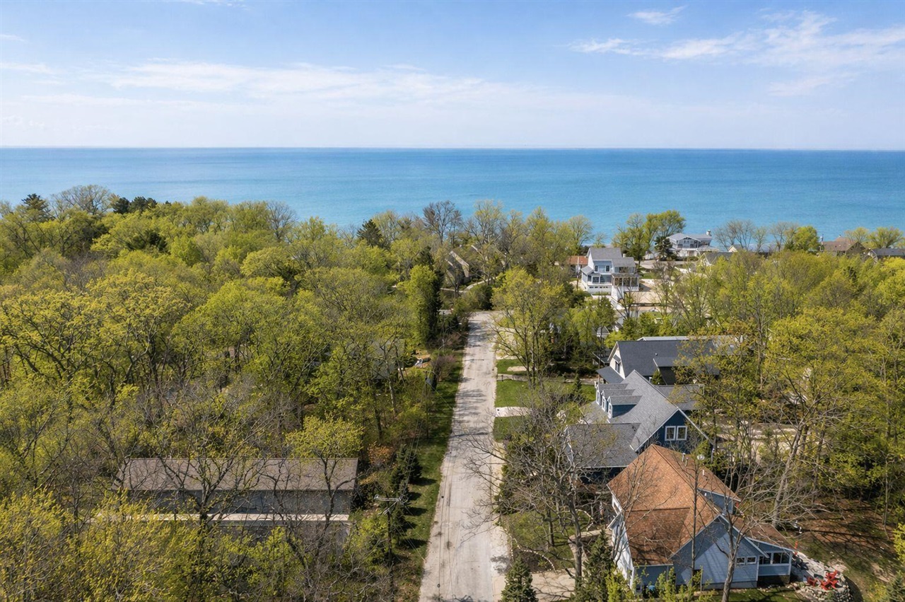 200 Marx Drive, New Buffalo, MI, 49117-1059
