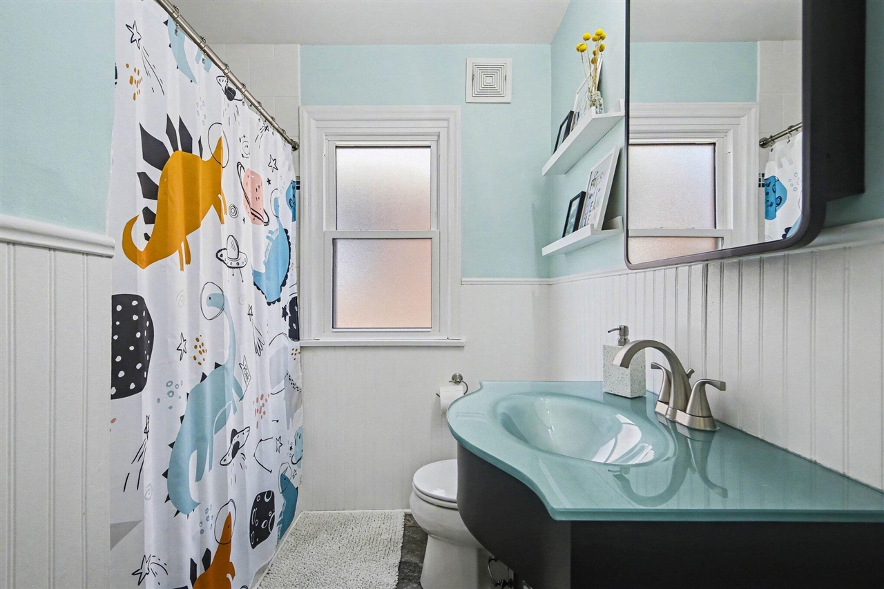 1620 Rosewood Avenue, Grand Rapids, MI, 49506-4445