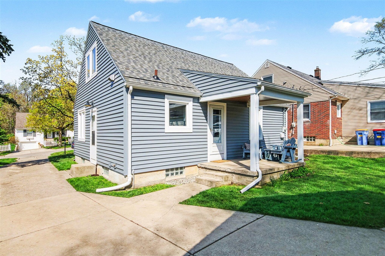 1620 Rosewood Avenue, Grand Rapids, MI, 49506-4445