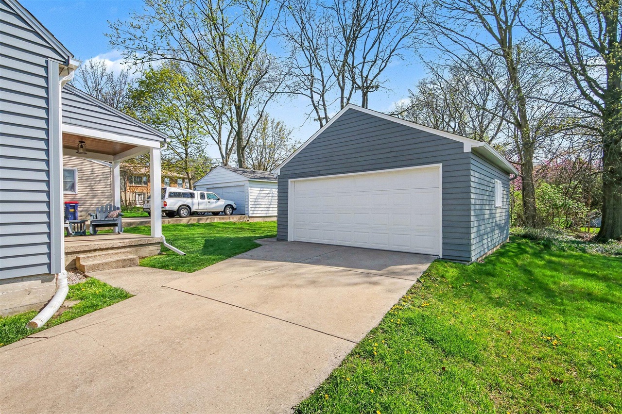 1620 Rosewood Avenue, Grand Rapids, MI, 49506-4445