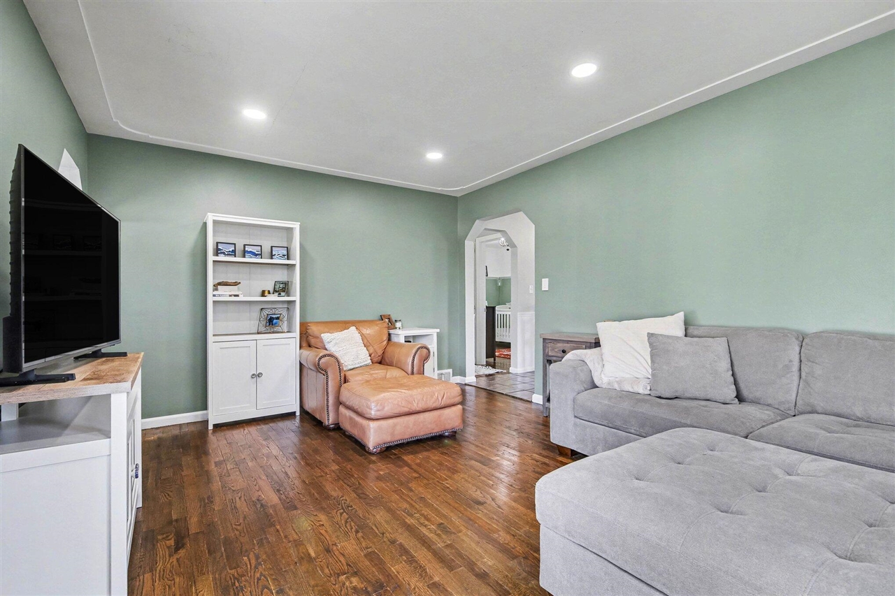 1620 Rosewood Avenue, Grand Rapids, MI, 49506-4445