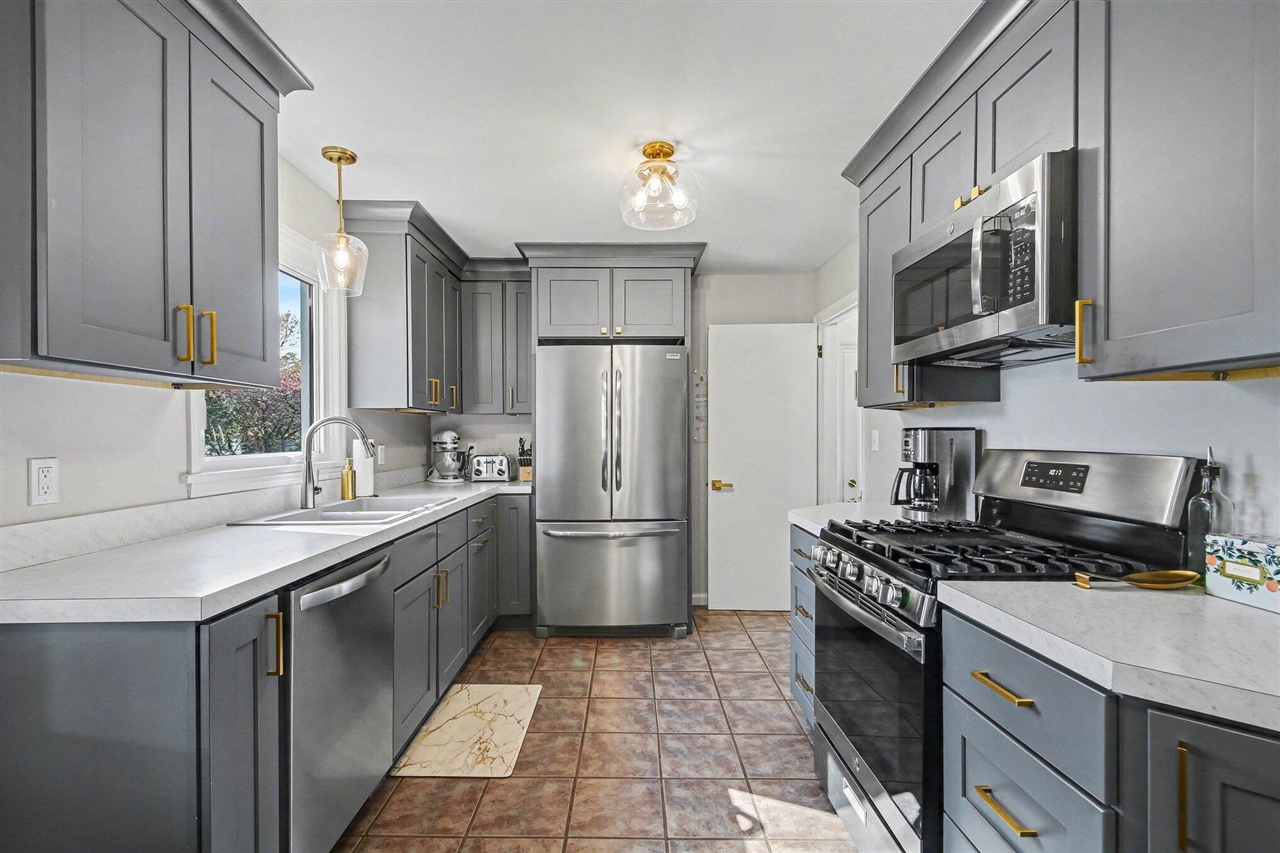 1620 Rosewood Avenue, Grand Rapids, MI, 49506-4445