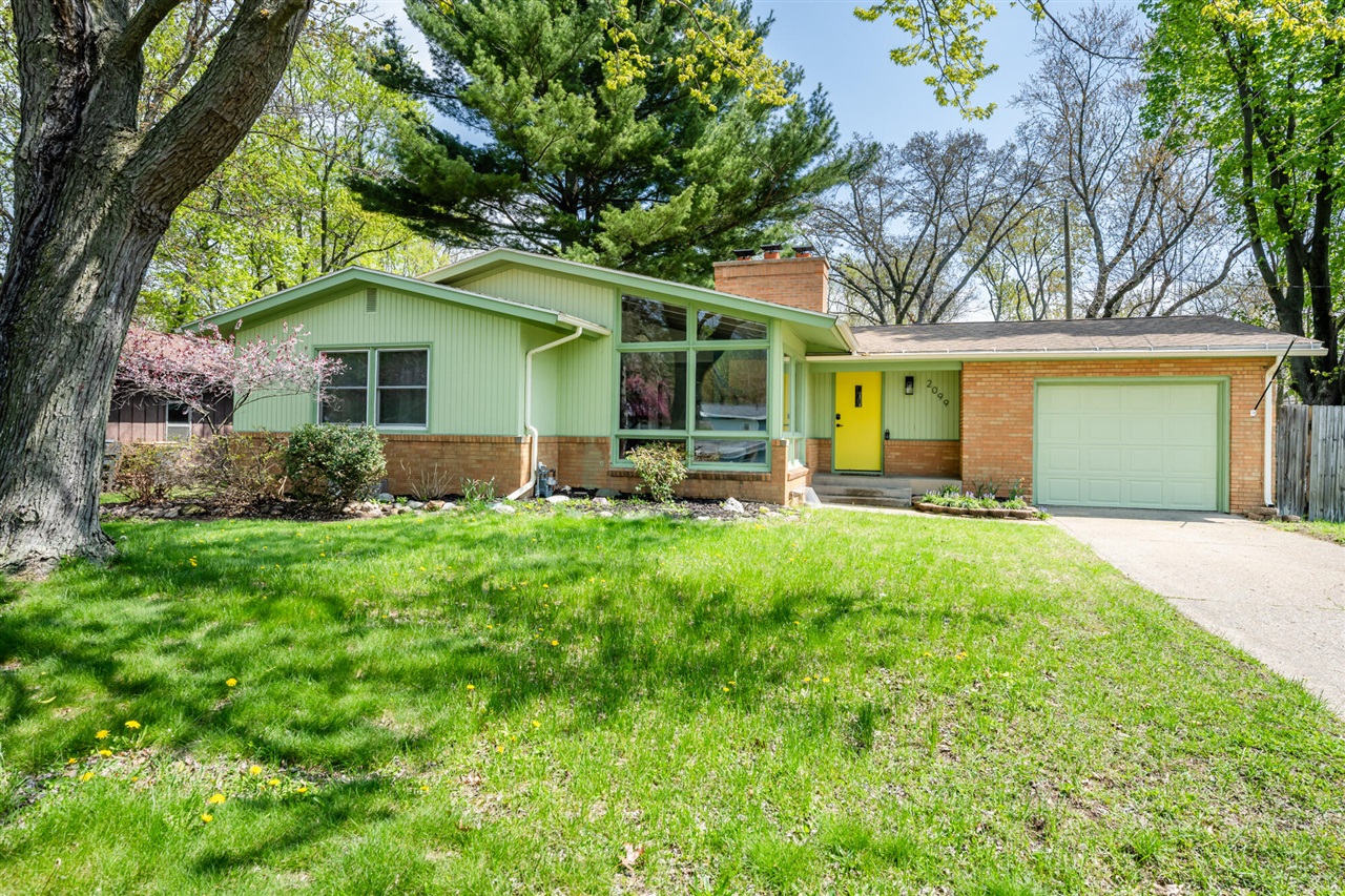 2099 Russell Road, Benton Harbor, MI, 49022-6851