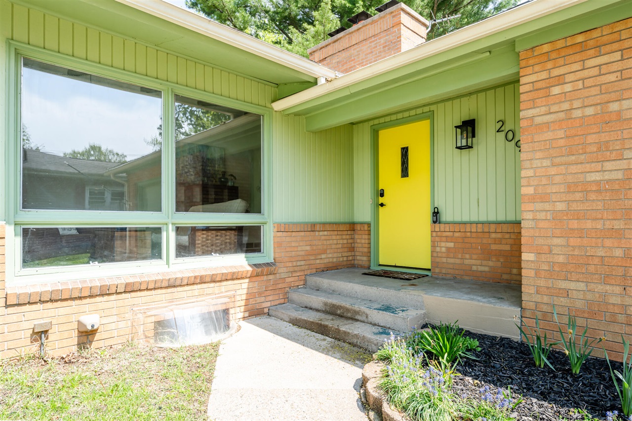 2099 Russell Road, Benton Harbor, MI, 49022-6851