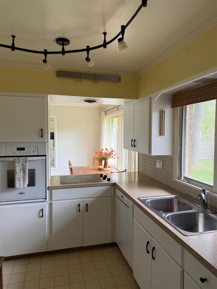 2099 Russell Road, Benton Harbor, MI, 49022-6851