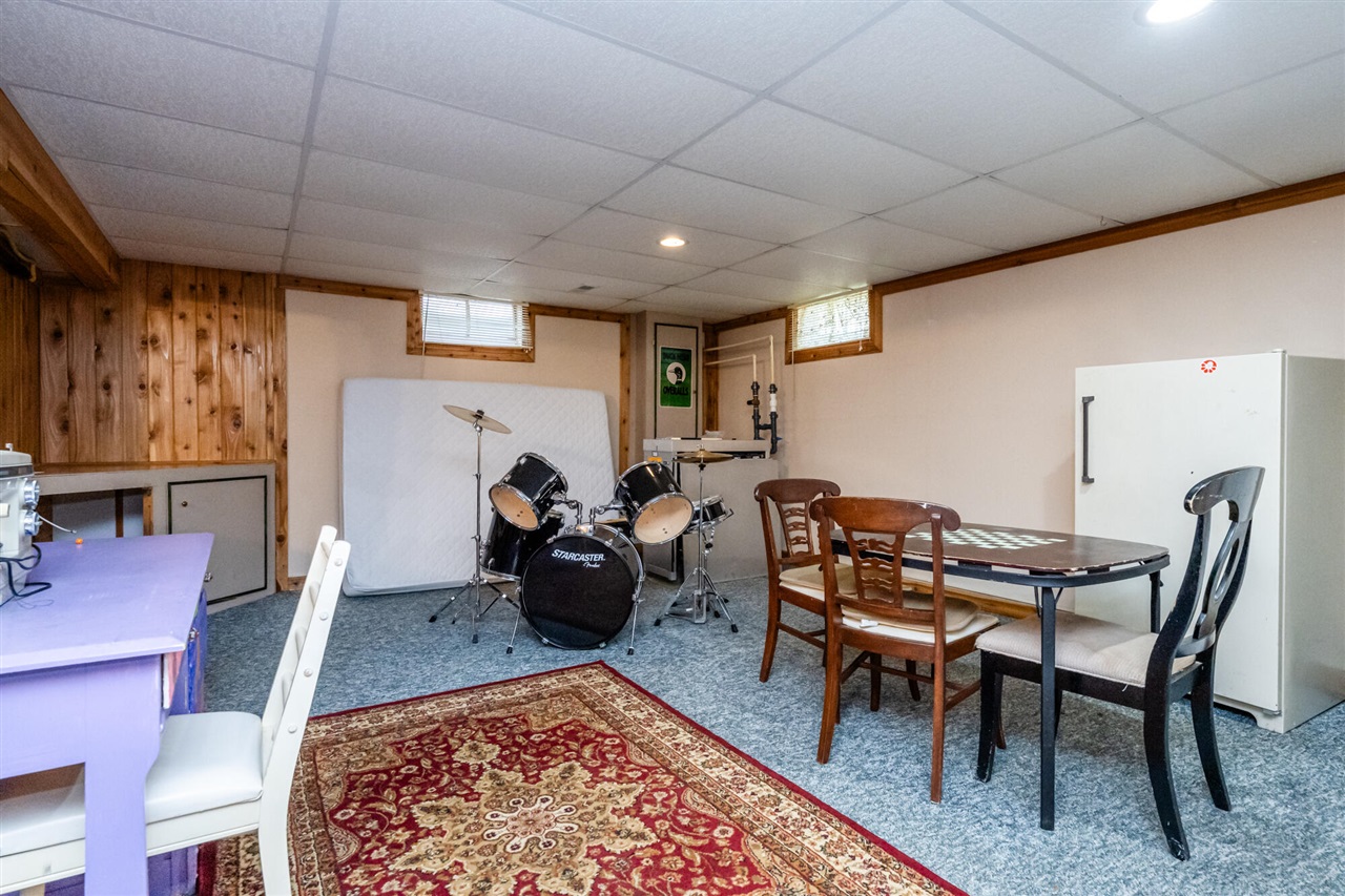 2099 Russell Road, Benton Harbor, MI, 49022-6851