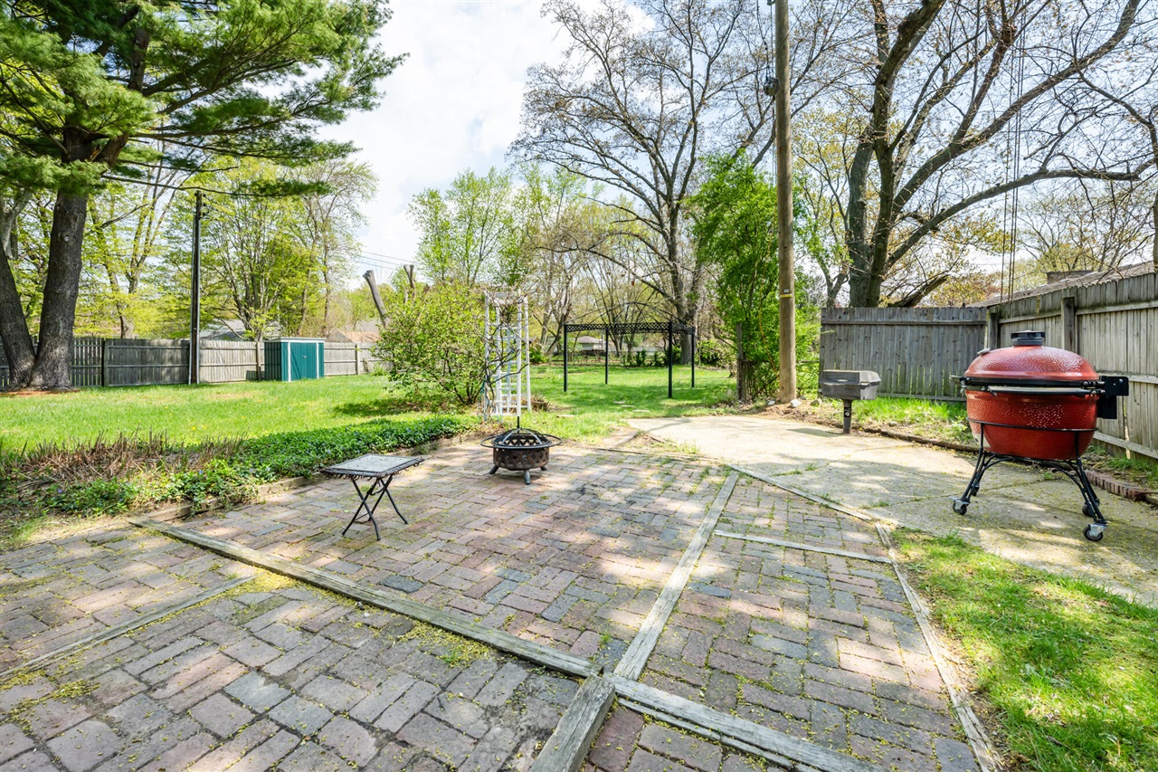 2099 Russell Road, Benton Harbor, MI, 49022-6851