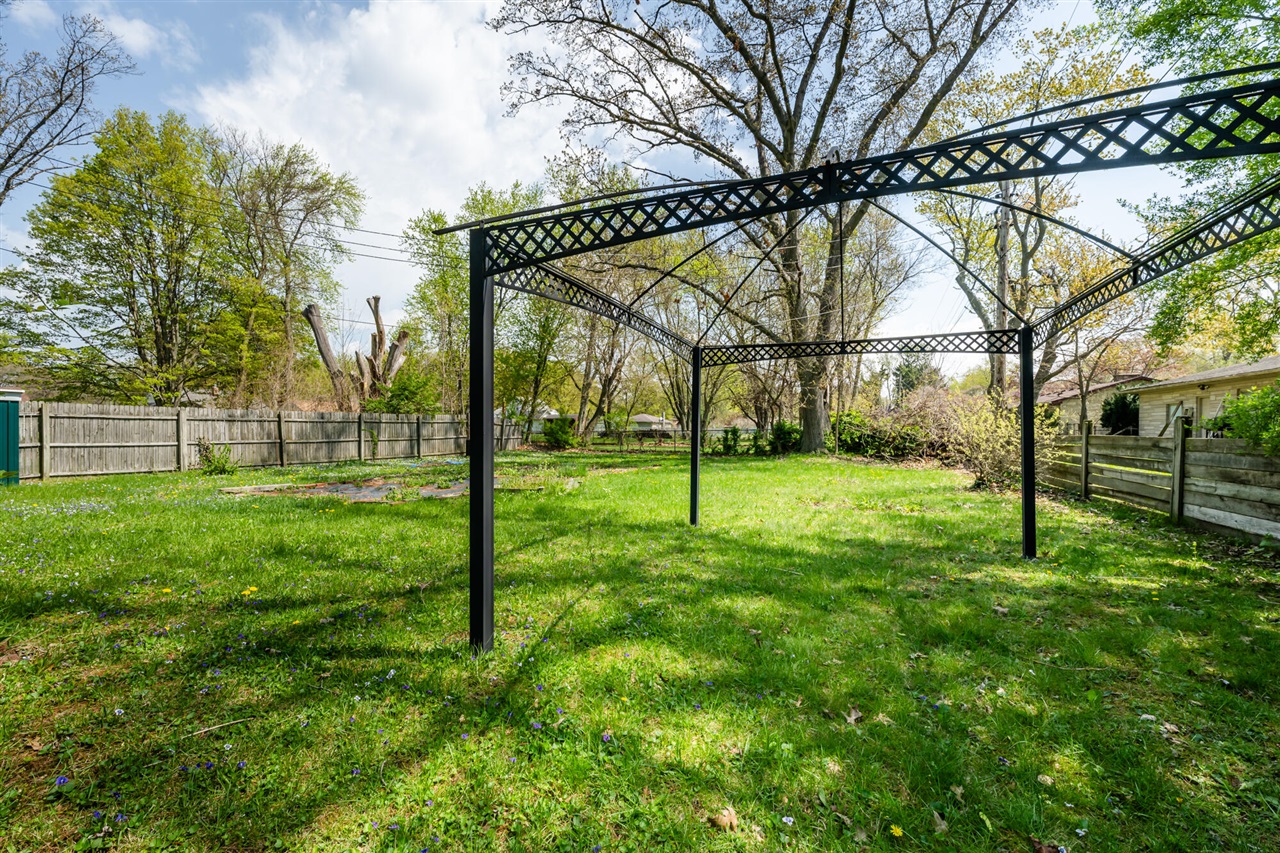 2099 Russell Road, Benton Harbor, MI, 49022-6851