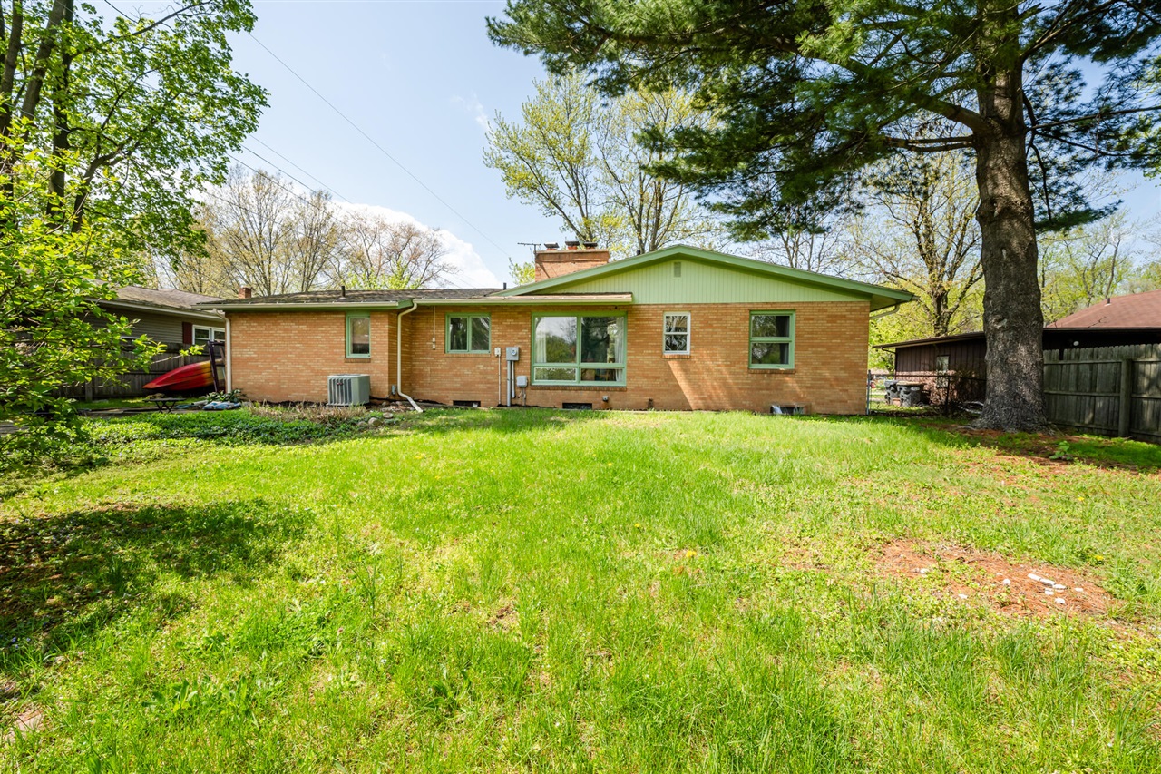 2099 Russell Road, Benton Harbor, MI, 49022-6851