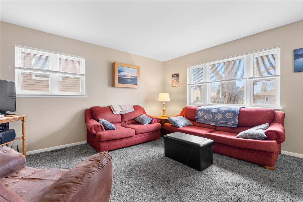 4317 Farnham Avenue, Portage, MI, 49002-2227