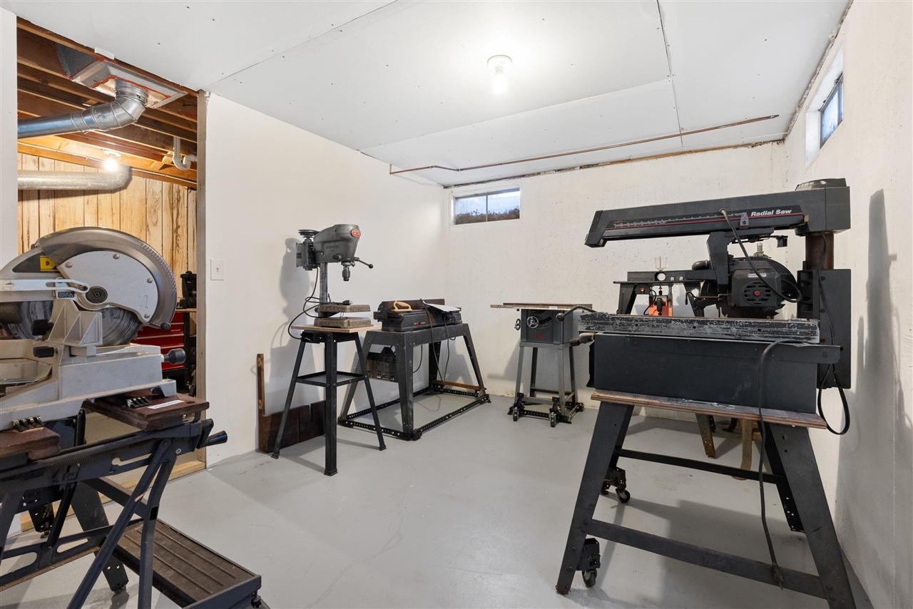 4317 Farnham Avenue, Portage, MI, 49002-2227