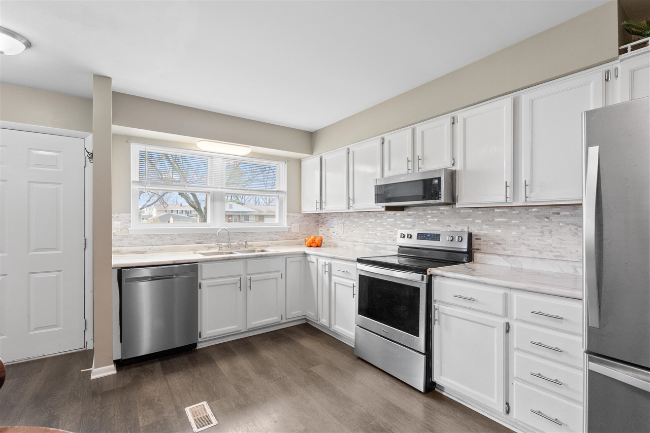 4317 Farnham Avenue, Portage, MI, 49002-2227