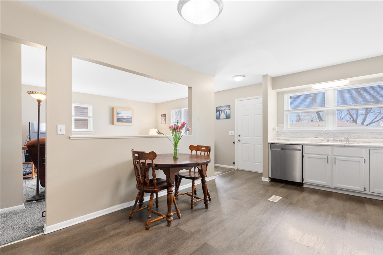 4317 Farnham Avenue, Portage, MI, 49002-2227