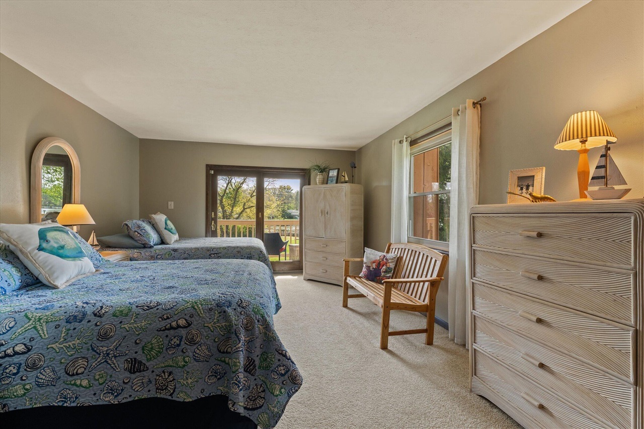 70328 Lakeview Drive, Edwardsburg, MI, 49112-8427
