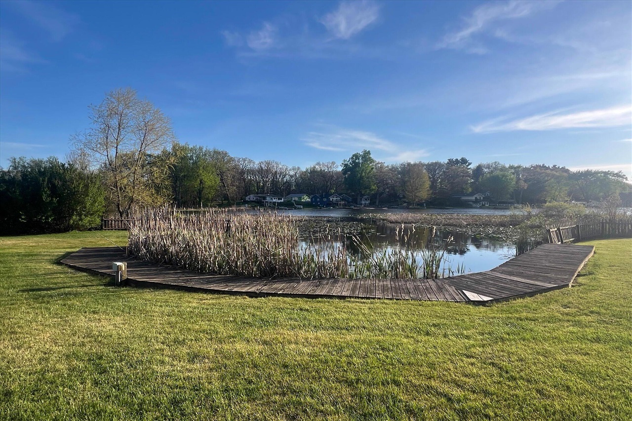 70328 Lakeview Drive, Edwardsburg, MI, 49112-8427